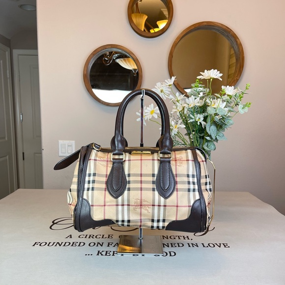 Burberry Handbags - Burberry Signature LoGo Boston Bag Satchel Handbag